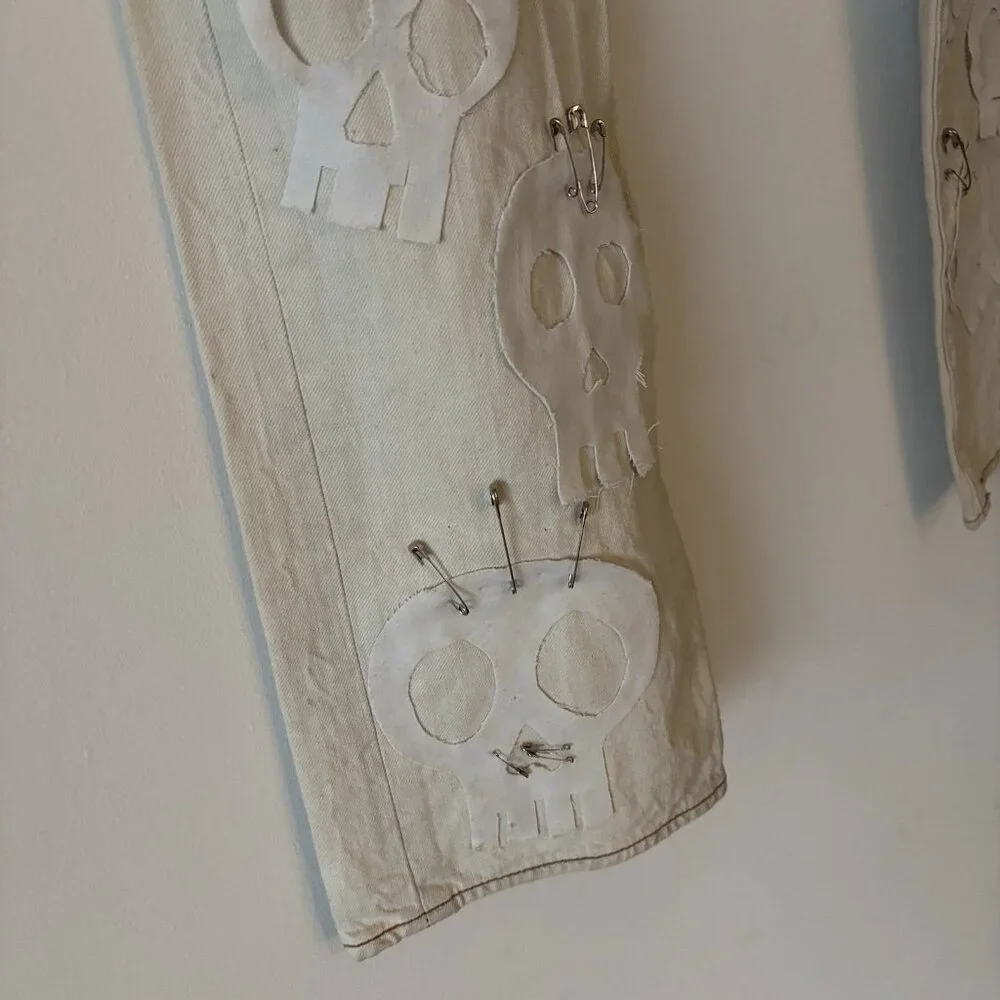 Levi’s‎ Up Cycled Jeans Bleached Skulls Safety Pins Men’s Size 30x32 Grunge